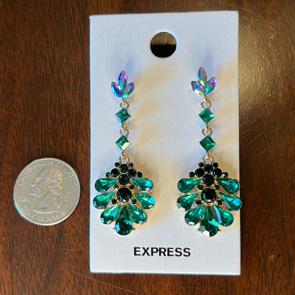 NWT Express Green Iridescent Chandelier Earrings Gold Tone Statement - Picture 6 of 6